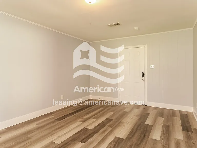 446118_011_wm_-_bedroom_13588962.jpg