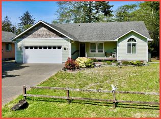 980 Mount Olympus Ave SE, Ocean Shores, WA