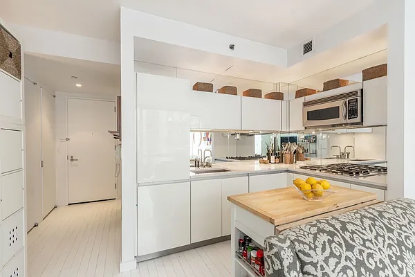 Rented by Brown Harris Stevens | media 11