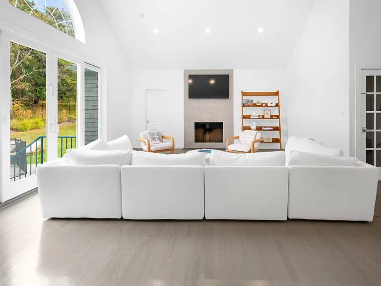 187 Shinnecock Hills Road Ext — Photo 8