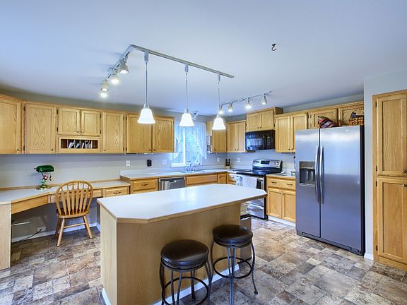 4th image of 104 Whitley St NW
