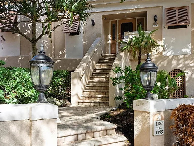 1195 Coquille St #309 — Photo 2