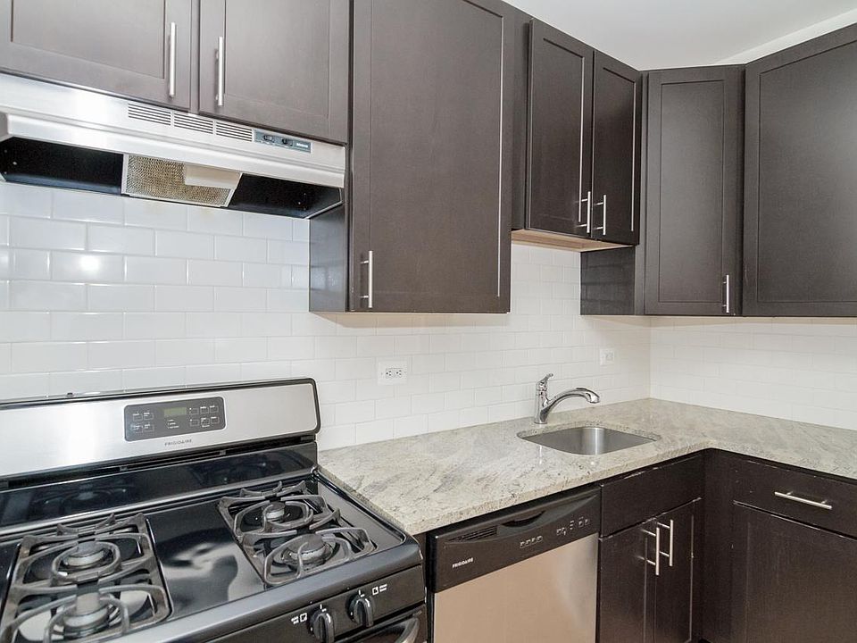 1st image of 4541 N Leavitt St APT 1