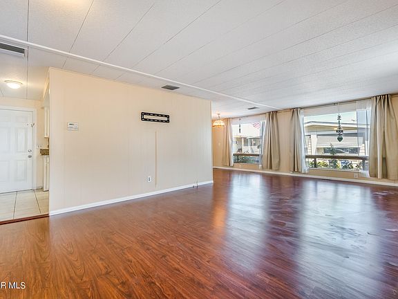 3rd image of 8811 Canoga Ave Spc 403