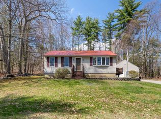 51 John St, Raymond, NH 03077