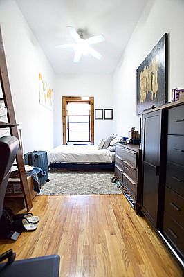 4th image of 324 W 76th St