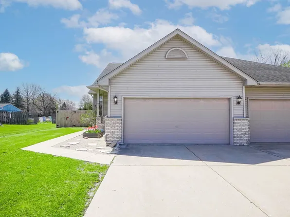 425 E Lafayette St, Somonauk, IL 60552