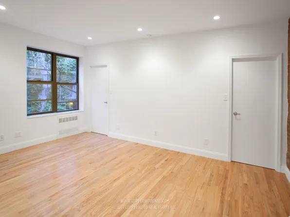 315 East 84th Street image 1 of 7