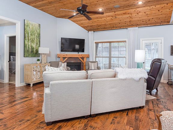 4th image of 100 Laurel West Cv