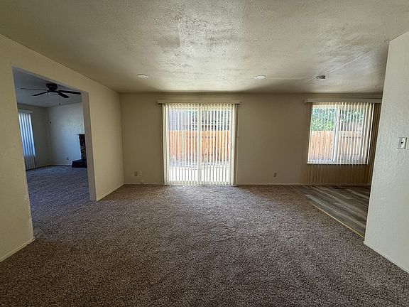 4th image of 1013 Pinewood Dr
