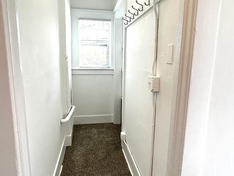 54 Rose Ave #7 — Photo 6