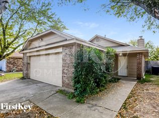 2525 Butterfield Dr, Fort Worth, TX 76133