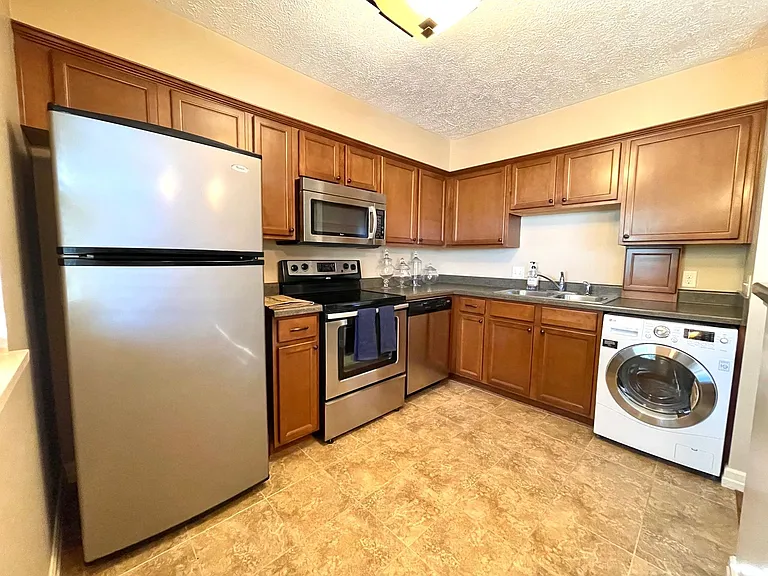 603 S 35th Ave — Photo 7
