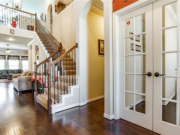 3rd image of 9547 Crown Meadow Dr