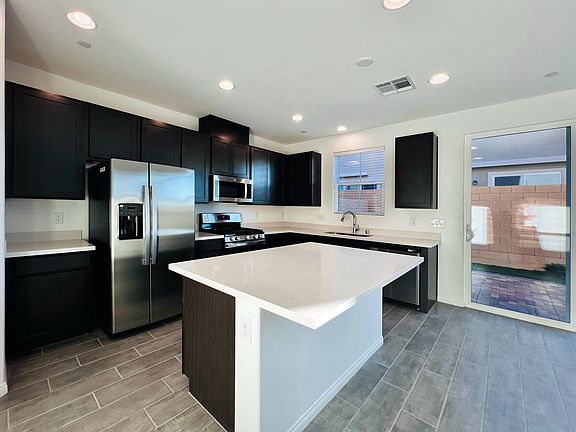 2nd image of 10085 Haven St