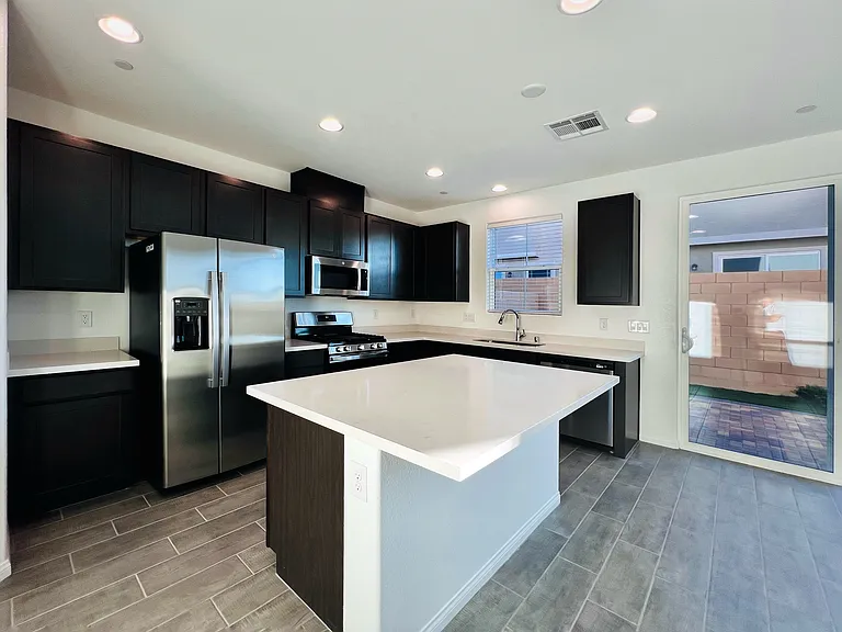 10085 Haven St — Photo 14
