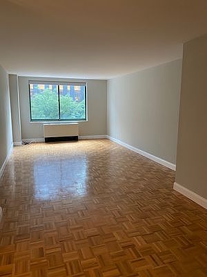 3rd image of 275 Greenwich St APT 3J