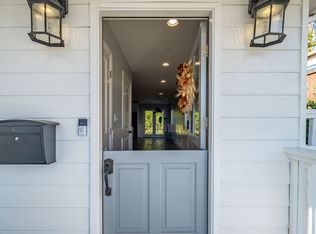 1135 21st St, Manhattan Beach, CA 90266