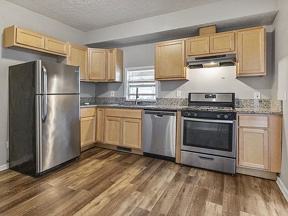 2nd image of 851 Park St SW #1