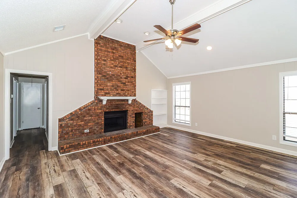 3 bed, 2.0 bath, 1394 sqft, $1,640 — Photo 4
