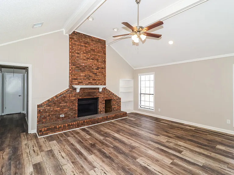 5642 Crievewood Dr — Photo 4