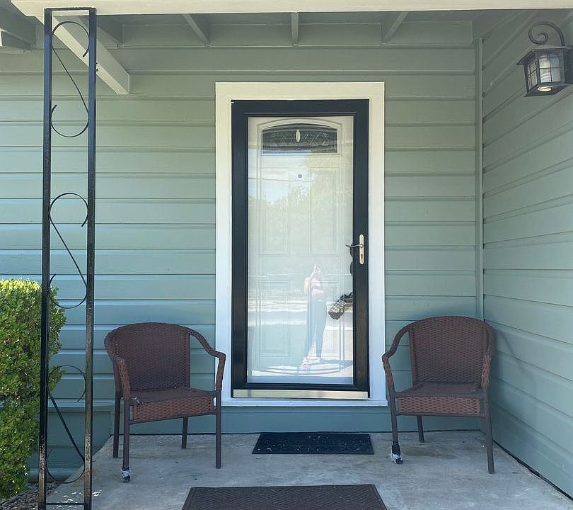 1st image of 1418 W Gerald Ave