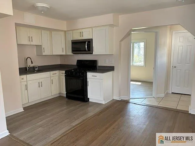 3 bed, 1.5 bath, 2013 sqft, $3,000 — Photo 4