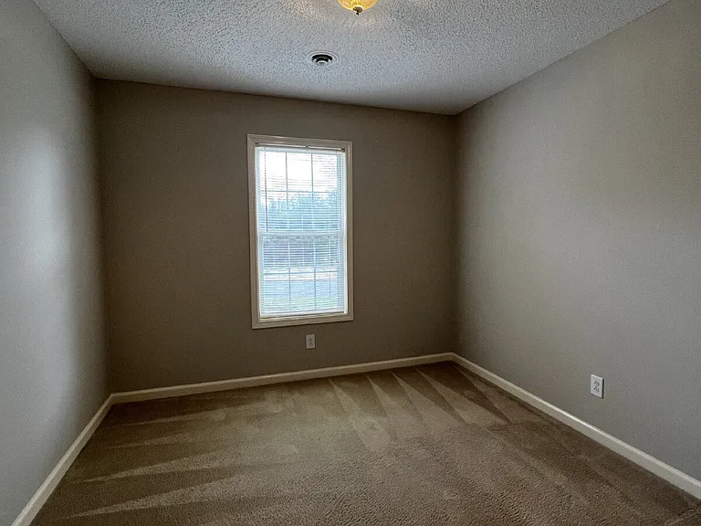 3427 Poplar Hl — Photo 10