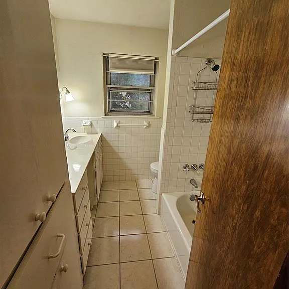 804 Cedar St — Photo 9