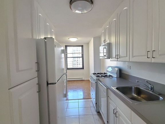 4th image of 1763 2nd Ave APT 10N
