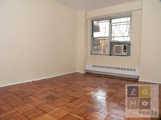 Sold by LoHo Realty | media 3