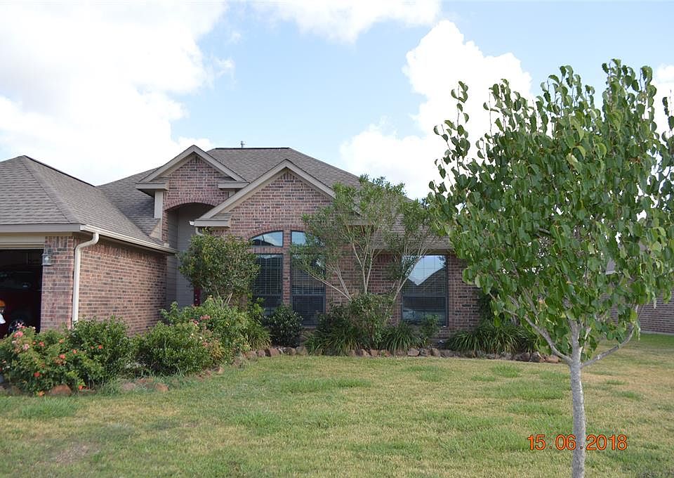 1st image of 106 Gold Finch Ct