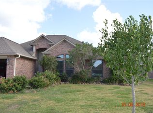 106 Gold Finch Ct, Richwood, TX 77566