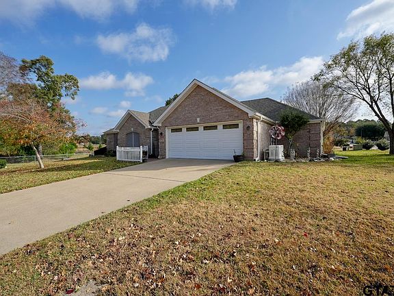 4th image of 1724 Heritage Dr