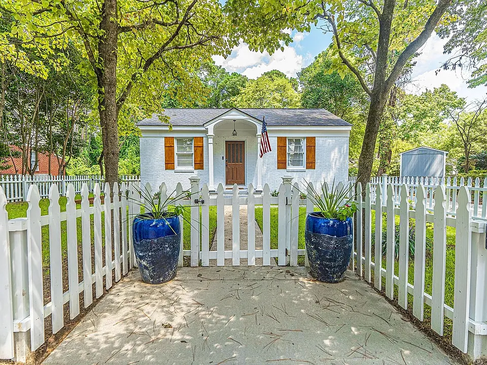 804 Calvin Cir