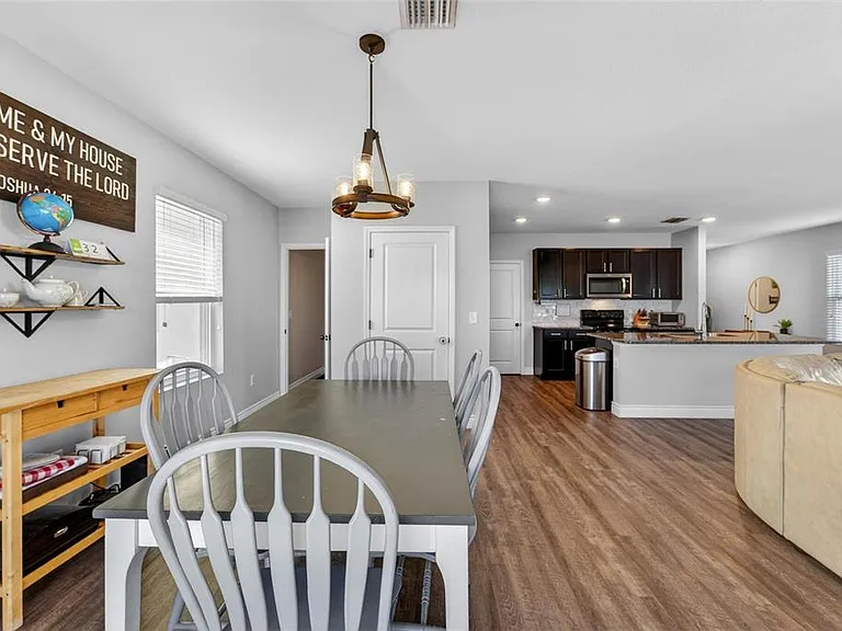 11176 Leland Groves Dr — Photo 3