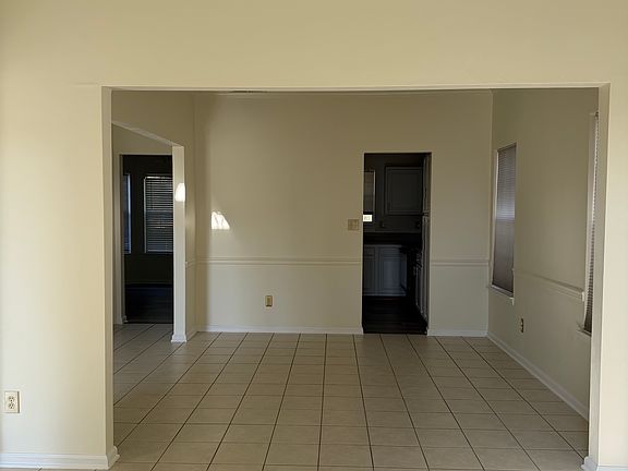 4th image of 814 Holbrook Dr