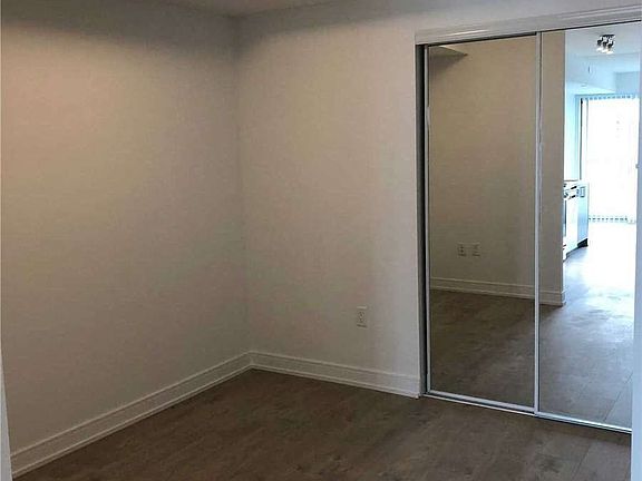 4th image of 50 Wellesley St E #1506