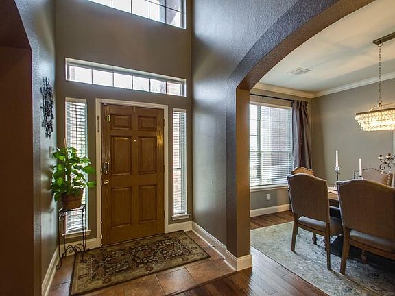 4th image of 2410 Forest Park Cir