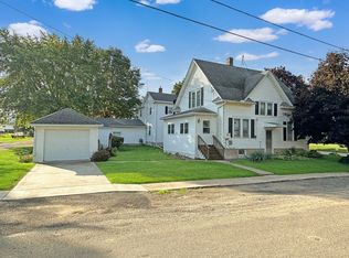 202 S Railroad St, Warren, IL 61087