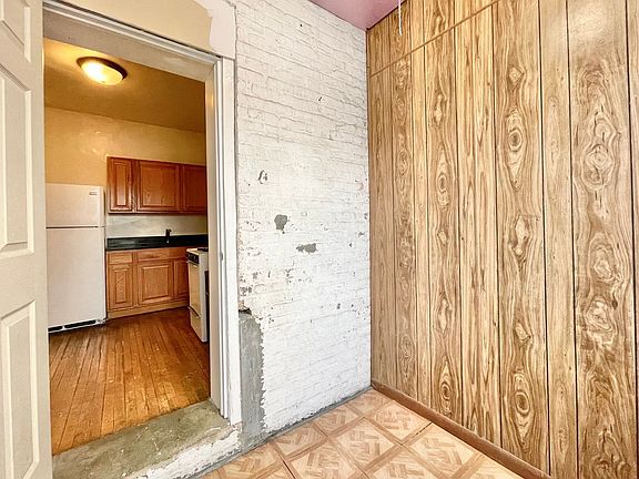 5th image of 3356 S Emerald Ave APT 2R