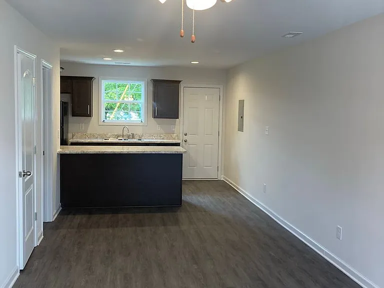 914 Peachers Mill Rd — Photo 5