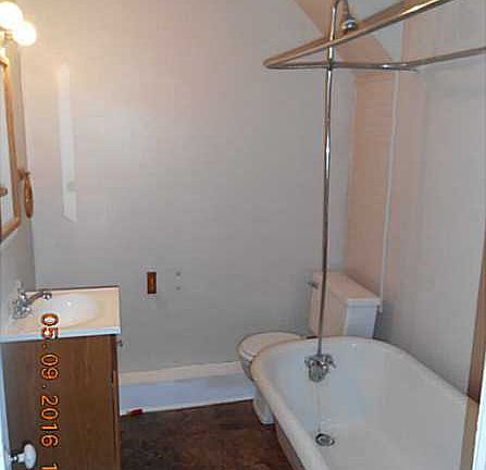 5th image of 229 Piez Ave