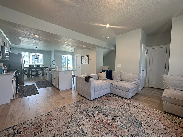 1023 W 360 S — Photo 2
