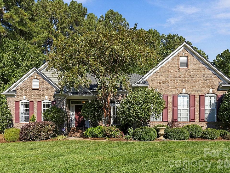 1st image of 205 Woodward Ridge Dr