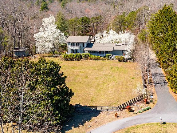 4th image of 220 Ivy Knob Ter