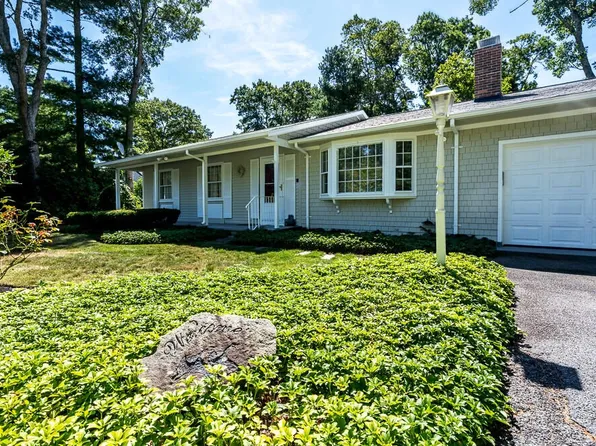 33 Aspen Way, Osterville, MA 02655