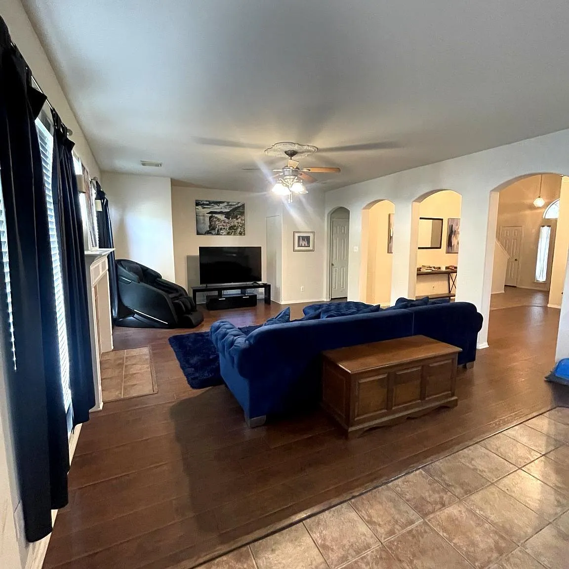 4 bed, 2.5 bath, 2656 sqft, $2,500 — Photo 2