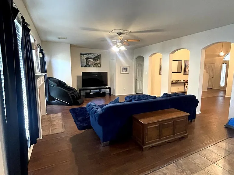 931 N Sky Dr — Photo 2