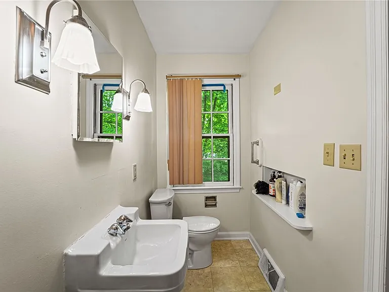 102 Corson Pl — Photo 35